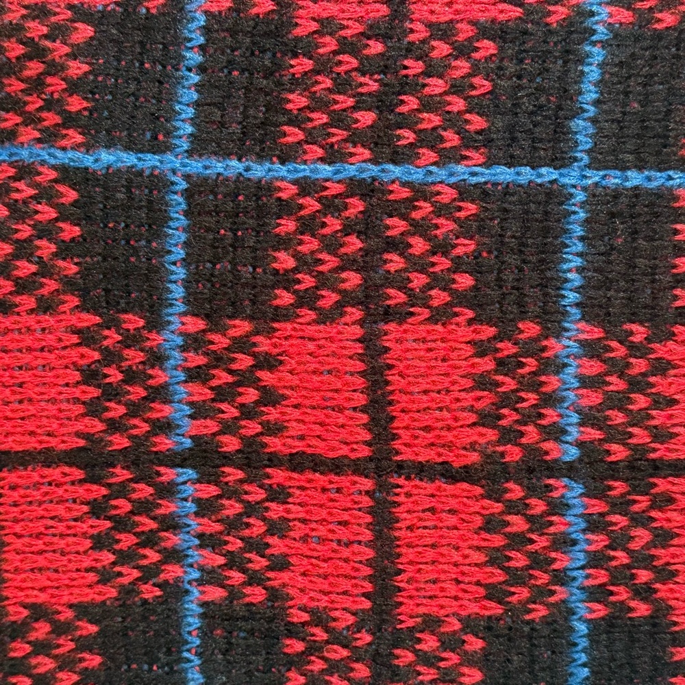 Vintage Cozy Plaid Sweater Vest Red Black Blue V-Neck Sweater Small - Picture 7 of 8